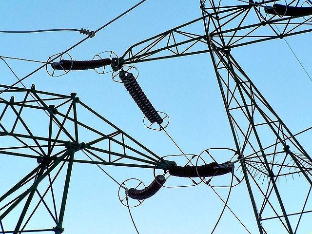 Lahore to face 12 hours load-shedding as four power plants develop fault