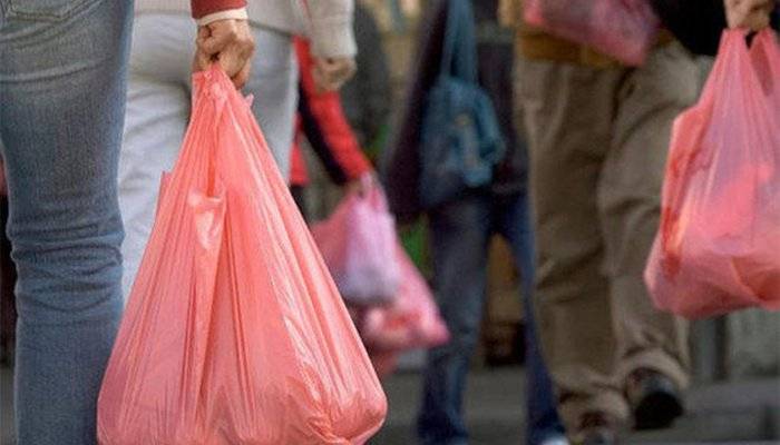 Peshawar bans shopping bags in malls, medical stores to fight plastic pollution
