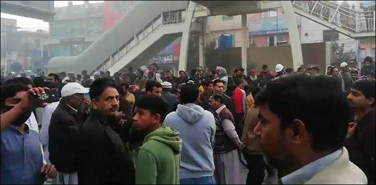 Sahiwal shootout: Angry protesters block GT Road, Lahore's Ferozepur Road