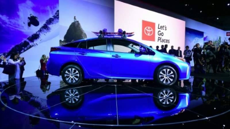 Toyota, Panasonic announce electric car battery tie-up