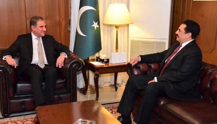 Gen (r) Raheel Sharif calls on FM Shah Mehmood Qureshi in Islamabad