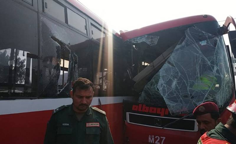 Woman killed, 17 injured in Lahore metro buses crash
