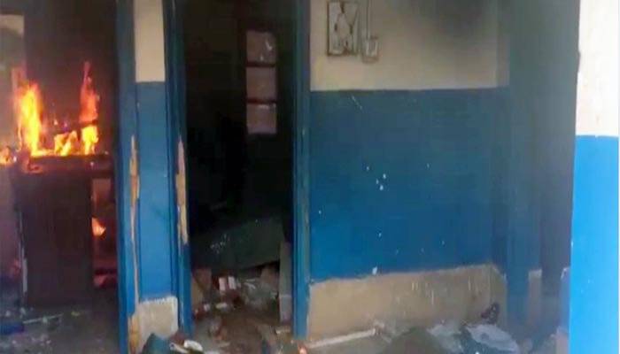 Parents set Mashokhel hospital on fire after anti-polio drops reportedly make children ill