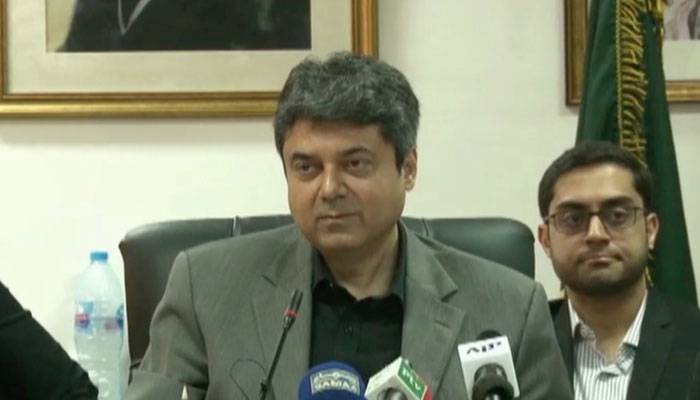 NAB Chairman an honest person, investigating independently, unbiased: Law Minister