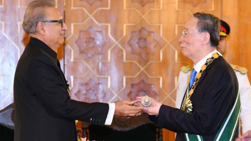 President Alvi confers Nishan-e-Pakistan on Chinese VP