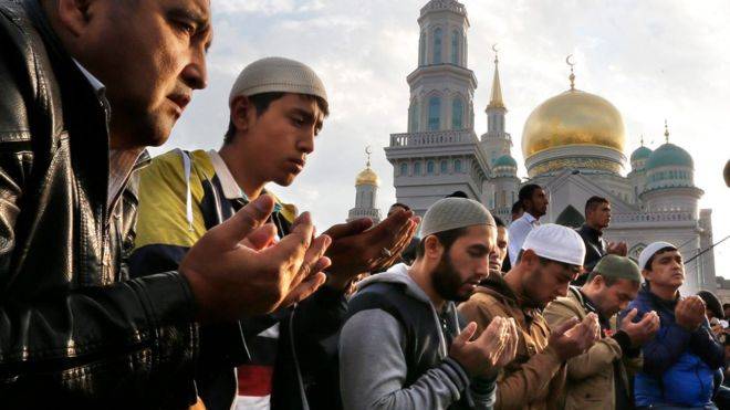 Putin congratulates Russia’s Muslims on Eid al-Fitr