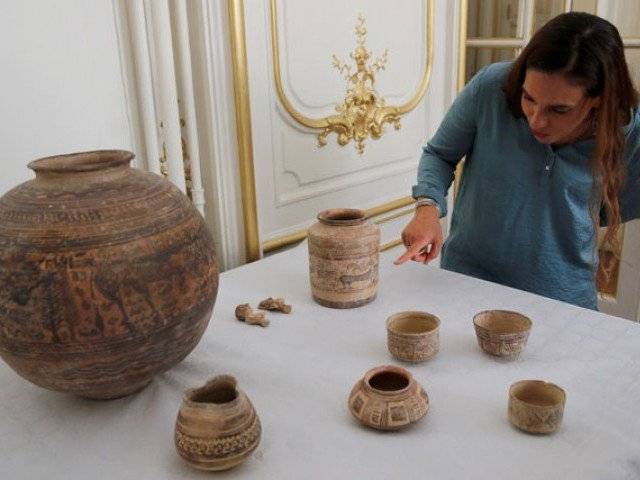 France returns stolen artefacts back to Pakistan