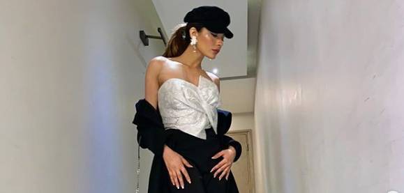 Model Amna Baber flaunts her baby bump in style in recent Instagram post