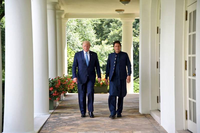 President Trump gives PM Imran a tour of White House