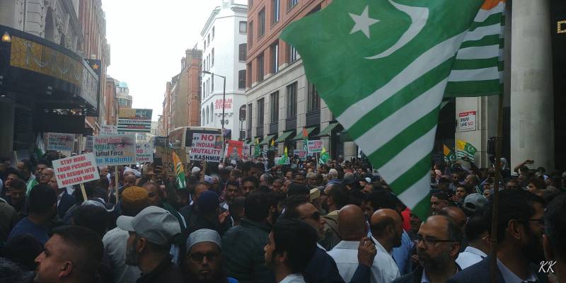 Thousands protest outside Indian High Commission in UK against Kashmir move
