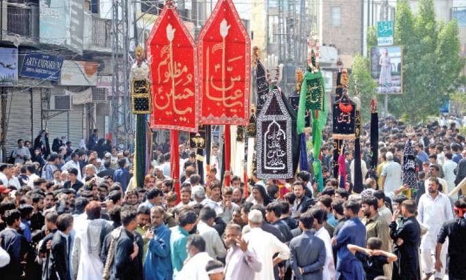 9th Muharram: Devotees of Imam Hussain take out mourning processions across Pakistan
