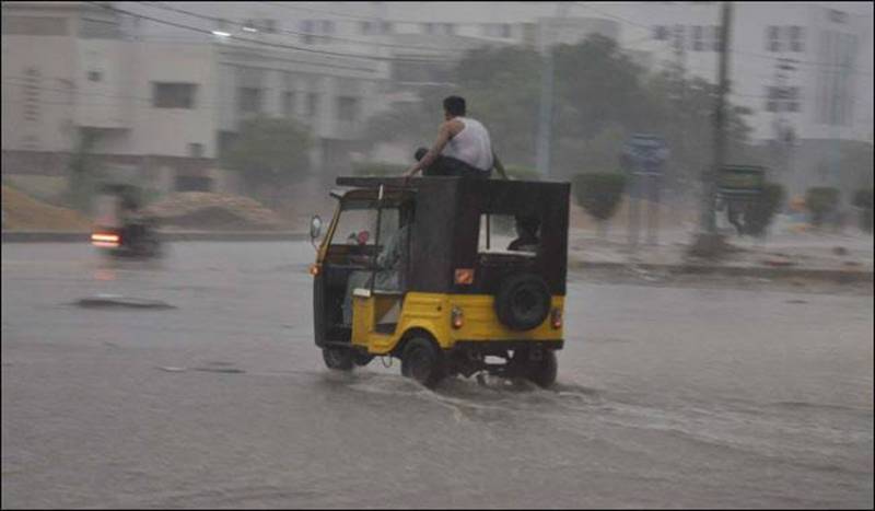 Karachi receives heavy shower for third consecutive day