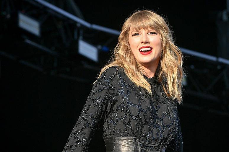 Taylor Swift to be named Artist of the Decade at American Music Awards 2019