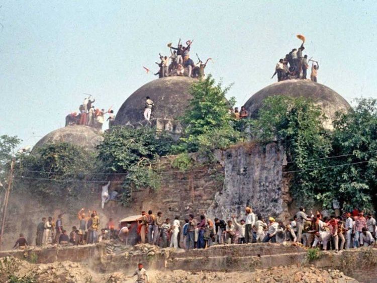 Top Indian court gives Babri Masjid land to Hindus, orders to allot alternate land to Muslims