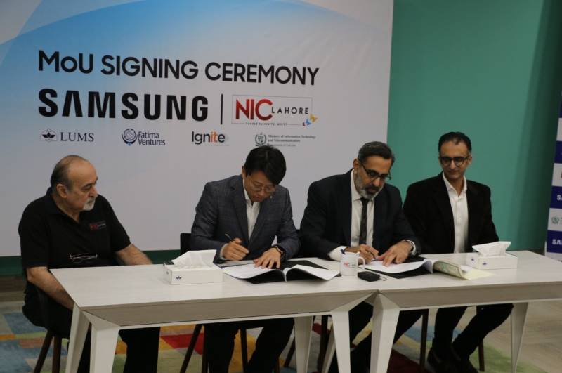 Samsung, LUMS sign MoU to accelerate social start-ups in Pakistan