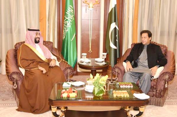 PM Imran in Bahrain to attend National Day ceremony