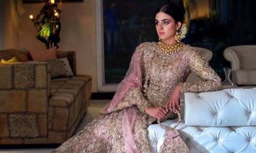 Hira Mani thanks fans for showering her with love