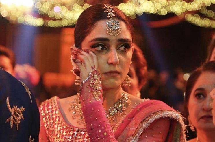 Maya Ali writes an emotional note for late father after brother’s wedding