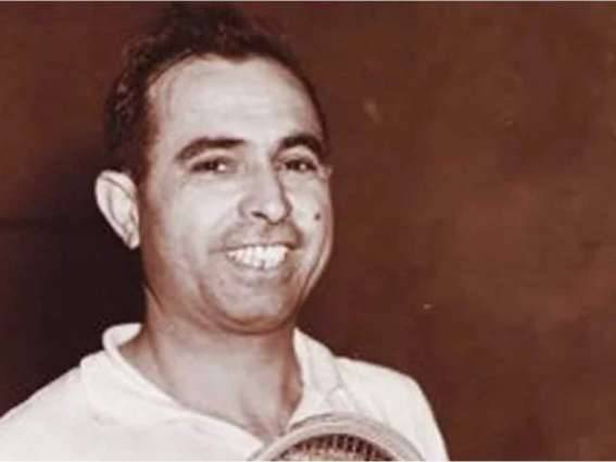 Pakistan's squash legend Azam Khan dies of coronavirus