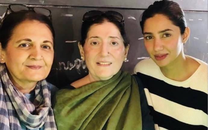 Mahira Khan pens a heartwarming note on Instagram for her aunts