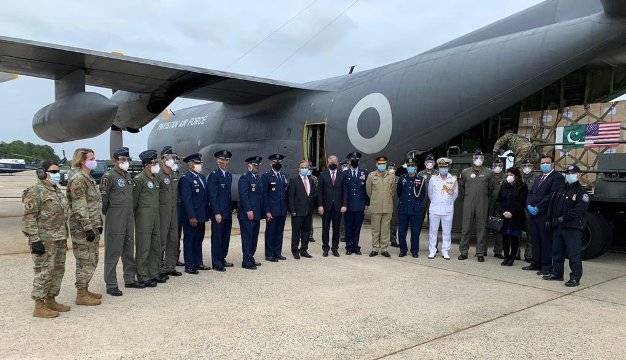 Pakistan armed forces gift Personal Protective Equipment to US military amid coronavirus