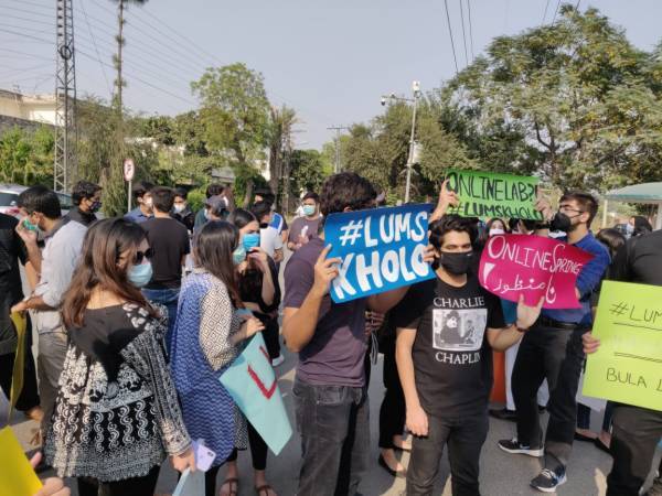 LUMS students protest online classes, 'unfair' fees – VIDEO 
