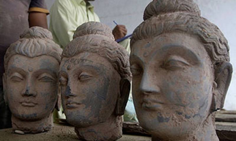 Stolen antiquities recovered in US handed back to Pakistan