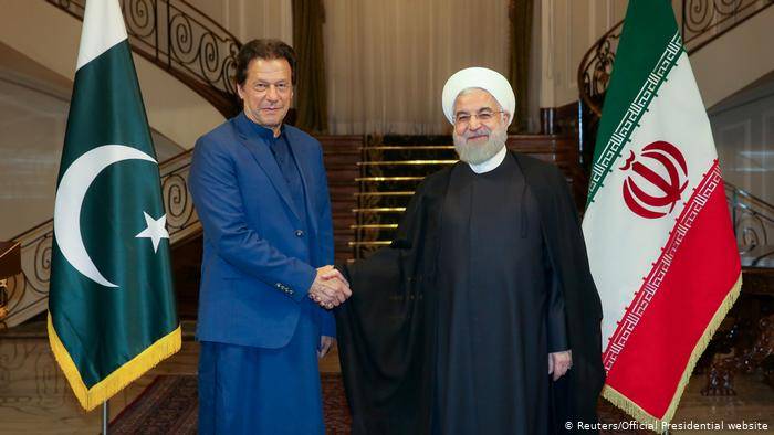 Pakistan, Iran open new border to boost bilateral trade