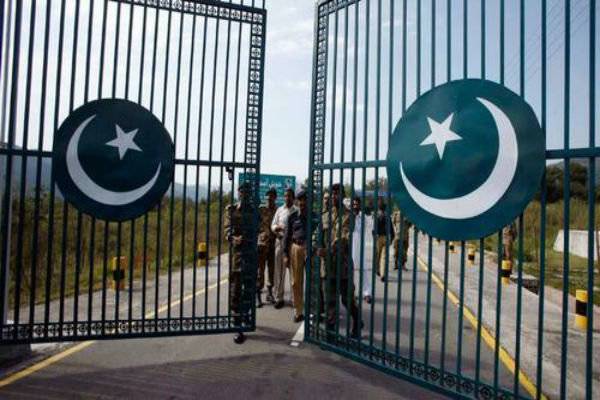 Pakistan and Iran to open third border crossing soon