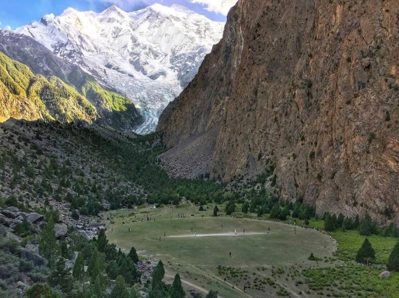 Where's this scenic natural cricket ground located in Pakistan? (VIDEO)