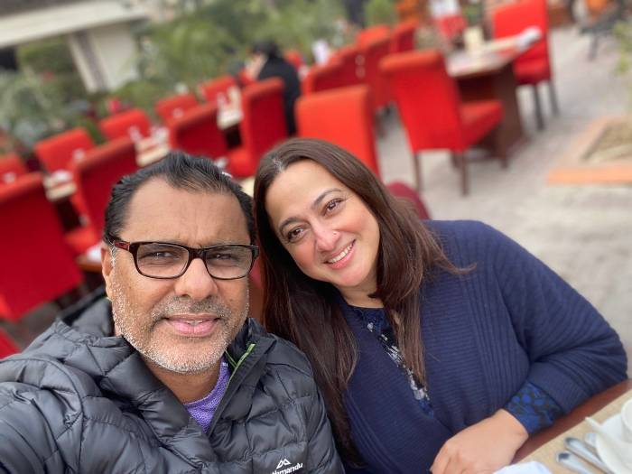Waqar Younis and wife celebrate 21st wedding anniversary