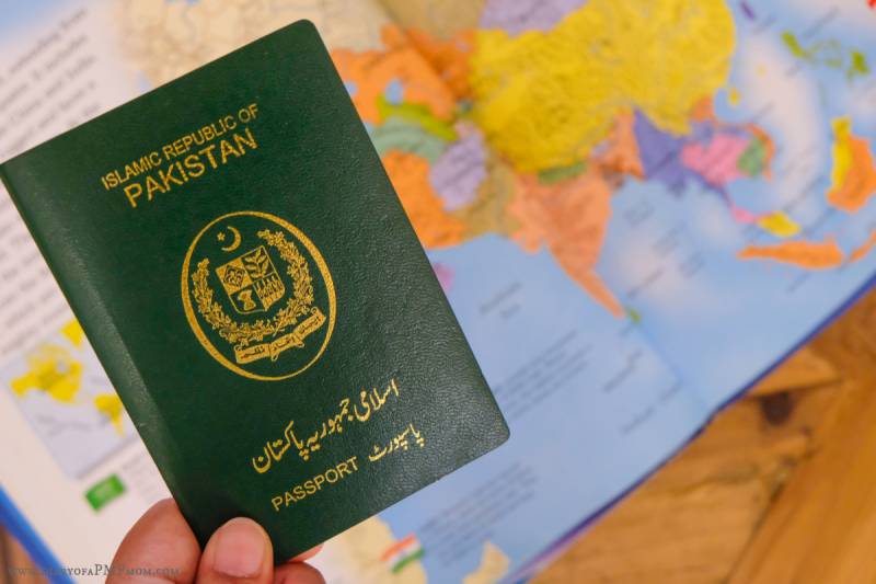 passport renewal fee for 10 years