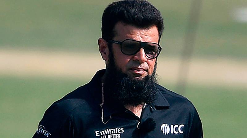 Aleem Dar becomes first umpire to officiate 400 international matches