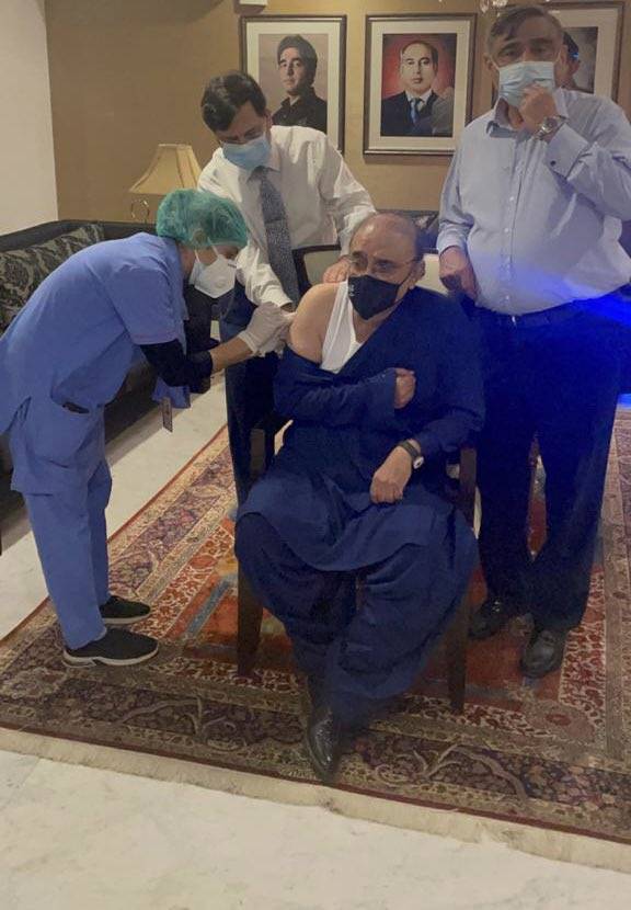 Asif Zardari receives first dose of Covid-19 vaccine