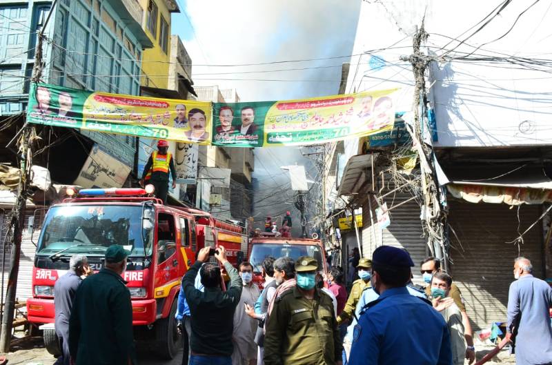 Massive fire erupts at Urdu Bazaar Rawalpindi