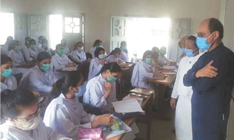 Sindh suspends physical classes till grade 8 from Tuesday