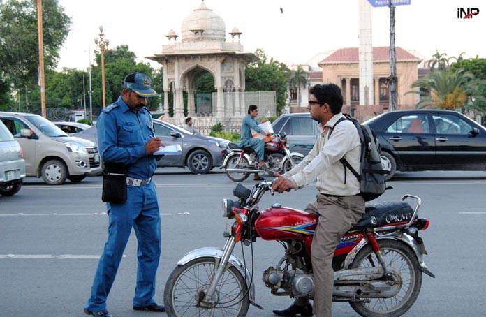 Traffic violations will now cost drivers their licences in Lahore