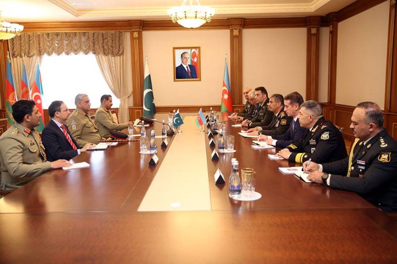 Pakistan, Azerbaijan agree on joint mountain training, military exercises