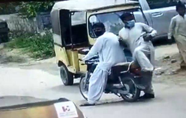 Ehsaas Programme’s Karachi office robbed of Rs1.2 million in broad daylight