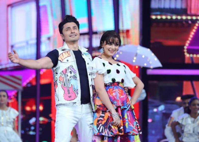 Alizeh Shah and Ali Zafar set the dance floor on fire at HSA 2021 (VIDEO)