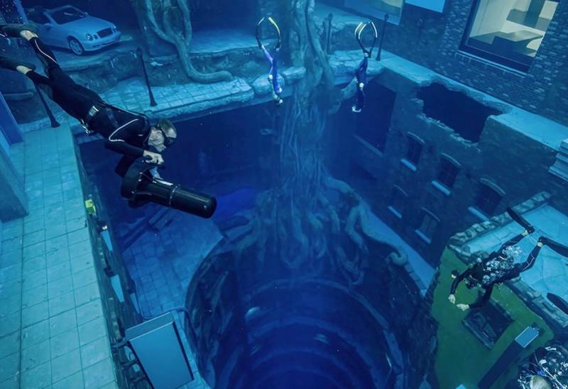 World’s deepest swimming pool opens in Dubai (VIDEO)