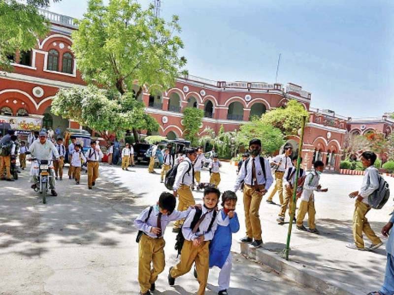 Sindh mulls closure of primary schools as Covid cases spike