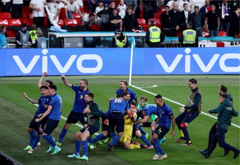 The beautiful moments of UEFA EURO 2020™ made magical by vivo 