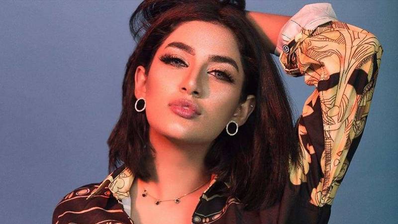 Why Mathira deleted her photos from Instagram?