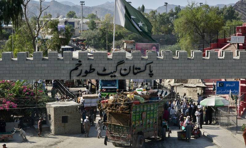 Pakistan reopens Torkham border for trade after brief closure