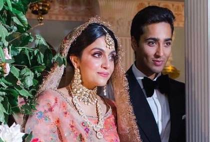 Junaid Safdar stuns everyone with singing skills at his wedding (VIDEO)