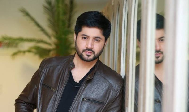 Imran Ashraf breaks the internet with his energetic bhangra moves 