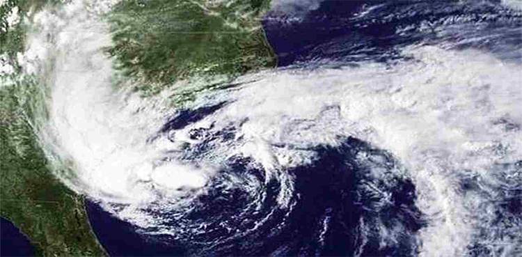Storm, high wind threat in Sindh as cyclone Shaheen 340km away from Karachi