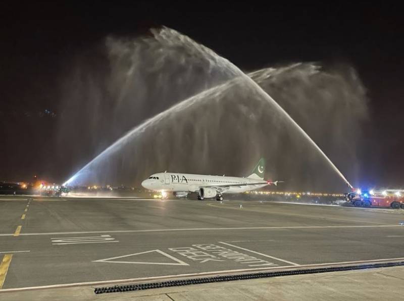 First PIA flight to Oman’s Salalah airport receives water cannon salute