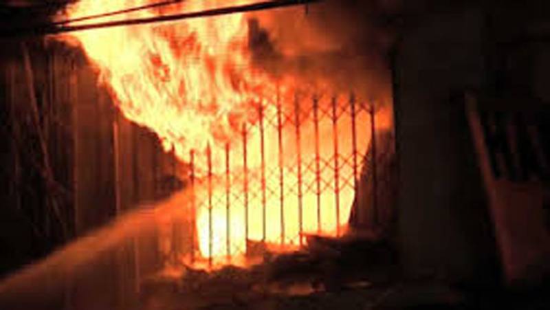 Four children among seven die in house fire in Muzaffargarh